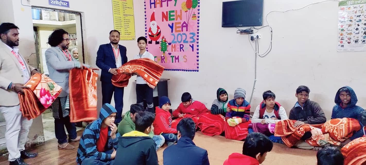 'Pahal' Distributes Blankets at Orphanages, Aiming for a Total of 1,100