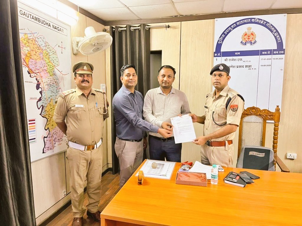 Traffic Volunteer Initiative with Noida Police