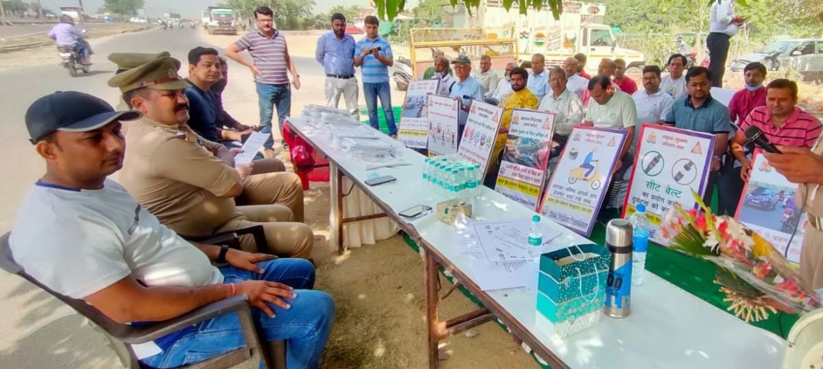 Community Help Desk with Police