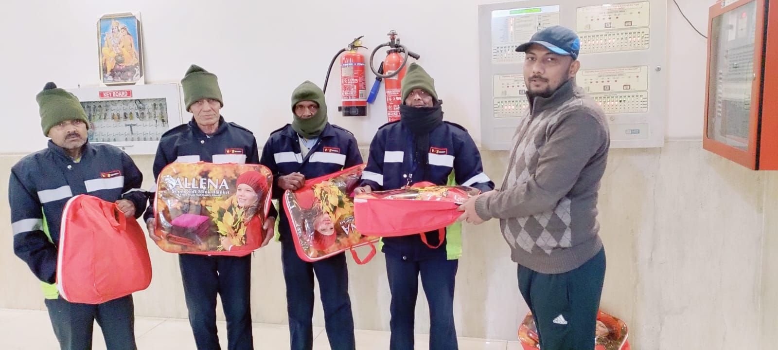 Kit distribution for workers (2023)